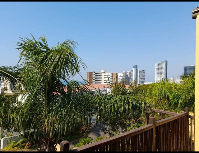 2 BEDROOM APARTMENT FOR SALE IN UMHLANGA CENTRAL